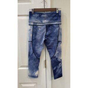 Zyia Leggings Women's Sz 6-8 Cropped Blue Marble‎ Pattern Soft Pockets